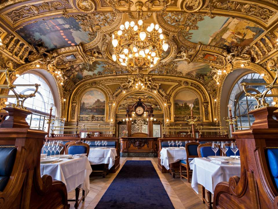 Paris je t'aime on X: The beautiful restaurant Le Train Bleu located  inside the Gare de Lyon will make you want to stare at the ceiling  throughout the entire meal. 😍 Bon