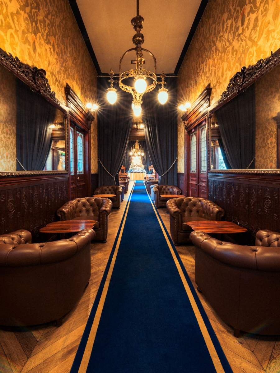 bar lounge du train bleu